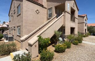 *NEW APPLIANCES*NEW FLOORING*LAKEVIEW CONDOS