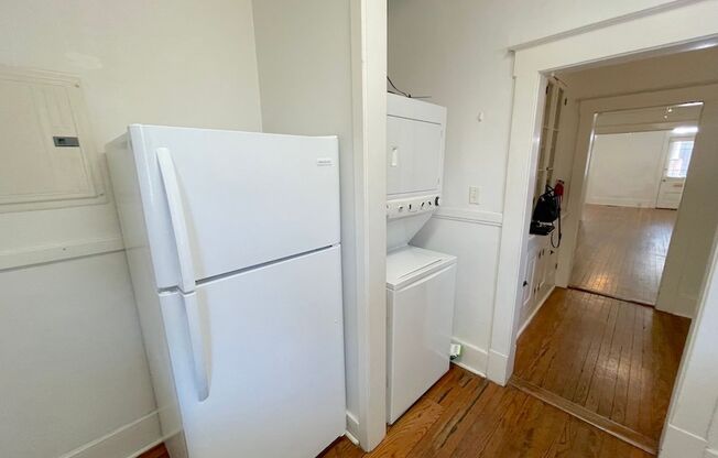 2 beds, 1 bath, $2,000