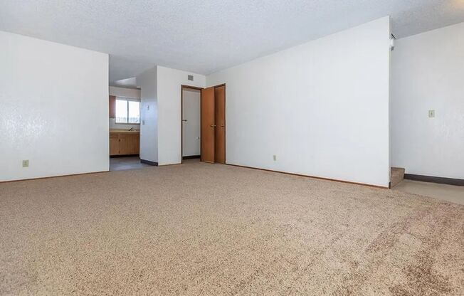 2 beds, 1.5 baths, 1,100 sqft, $1,565, Unit 309