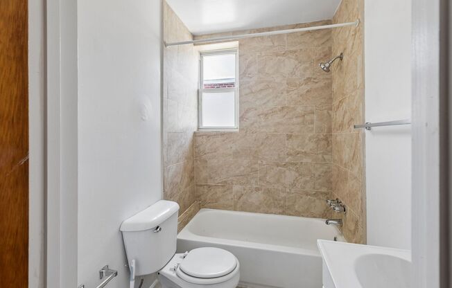 Studio, 1 bath, 400 sqft, $890, Unit A32