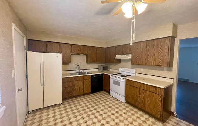 1805-1807 Belasco Ave
