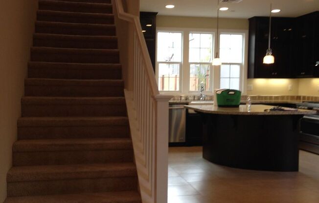 Gorgeous Model Spacious Folsom Unit!