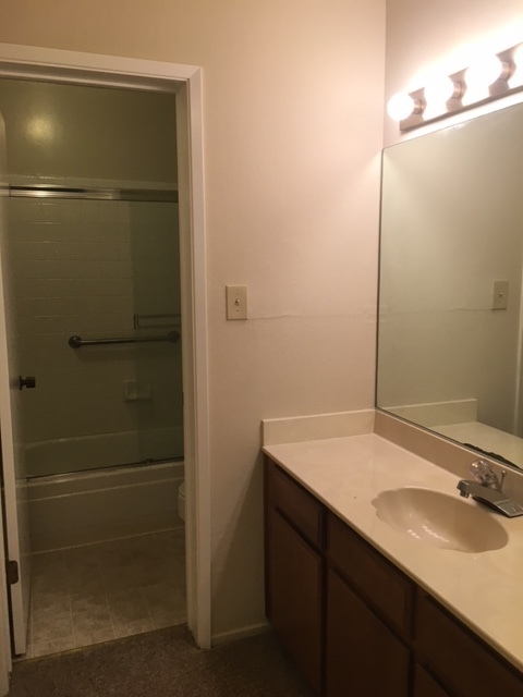 1 bed, 1 bath, 795 sqft, $2,650