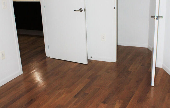2 beds, 1 bath, 858 sqft, $3,950