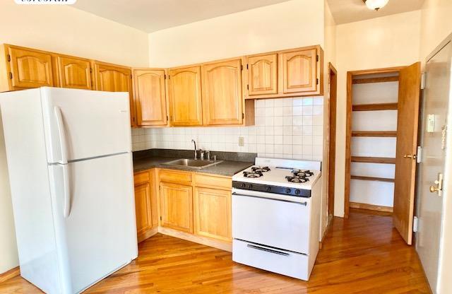 1 bed, 1 bath, $2,400, Unit 3F