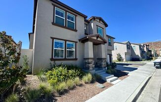 2022 built 3 bedroom Lake Elsinore home for LEASE with Solar!