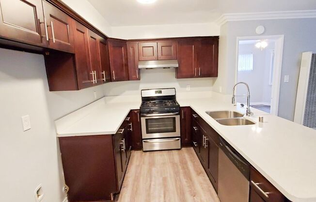 1 bed, 1 bath, 875 sqft, $2,650