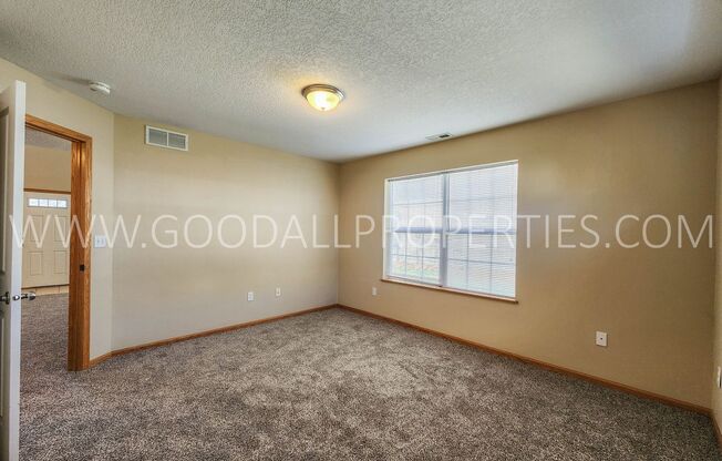 3 beds, 2.5 baths, $1,795