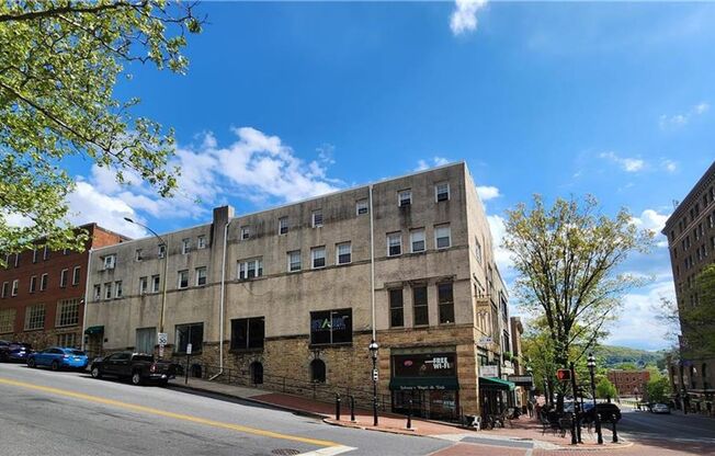 2 beds, 1 bath, $1,575, Unit T