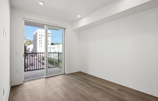 4 beds, 4 baths, 1,200 sqft, $4,484, Unit 210