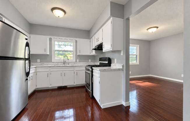 Spacious 6 Bedroom 2 Bathroom Single Family Home in St.Paul!