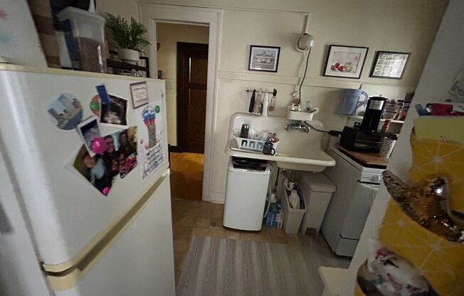 1 bed, 1 bath, $1,095, Unit 7