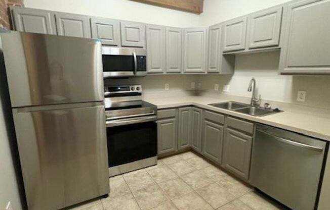 1 bed, 1 bath, 630 sqft, $1,099, Unit 723