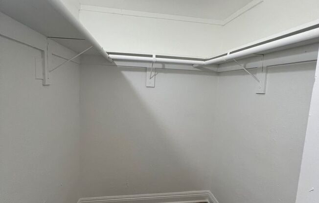 Studio, 1 bath, 400 sqft, $1,550, Unit Unit 109