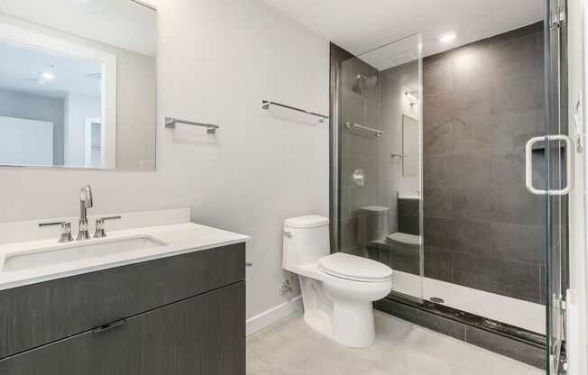 2 beds, 2 baths, 927 sqft, $1,935, Unit B220