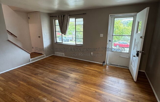 93 N JOSLYN DR