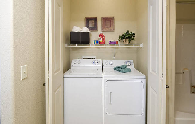 Apartments near Tolleson Arizona with Full Size Washer and Dryer