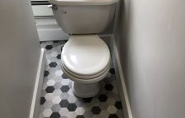 4 beds, 2 baths, $4,200, Unit 218-5