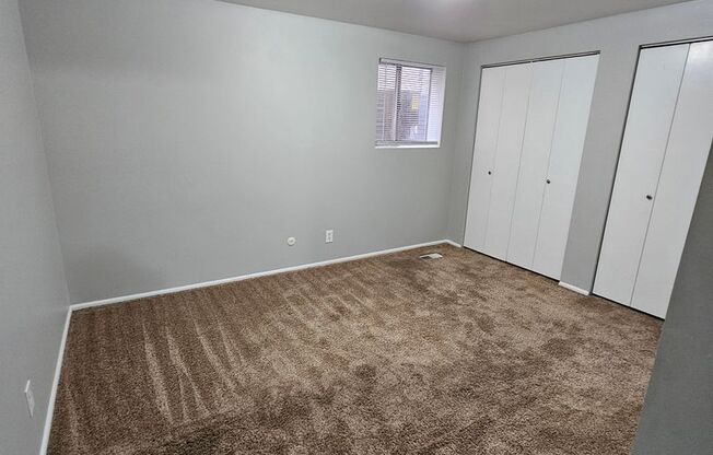 2 beds, 1 bath, 864 sqft, $1,195, Unit Unit 33