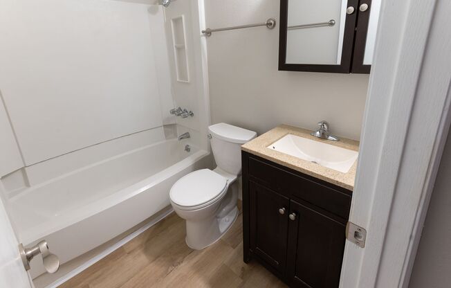 1 bed, 1 bath, 784 sqft, $1,150, Unit 7600203