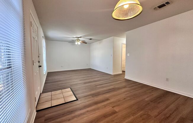 1 Week Free Rent / 3/2/2 Easy Access  to IH 35 for Commuters / No Carpet / Luxury Vinyl Plank / Fenced in Yard / CISD. 1 week's free rent off the first full month!