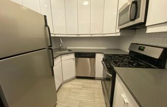 340 E 51 St