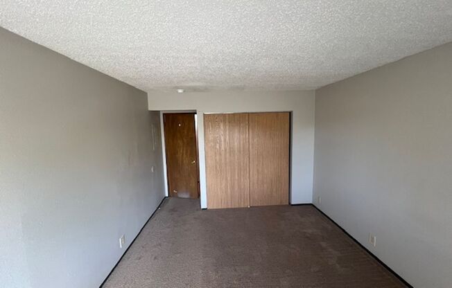 2 beds, 1 bath, $1,045, Unit 2623IZE