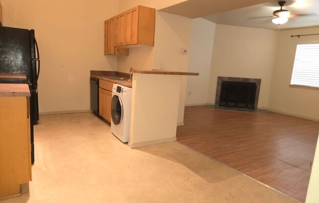 West-Flagstaff Condo -Studio End-Unit - Students & Pets OK!!! Avail. NOW!!