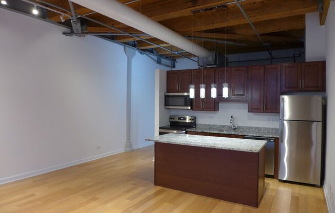 Studio, 1 bath, 550 sqft, $1,850, Unit 606