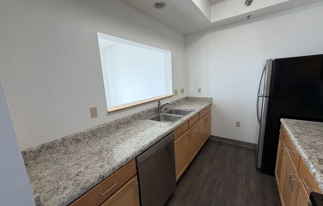 2 beds, 1 bath, 990 sqft, $1,900, Unit 601