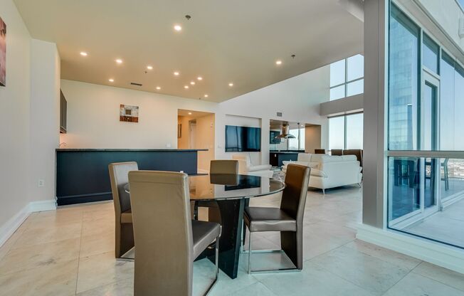 3 beds, 5 baths, $18,975, Unit # 4305