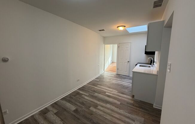 27 E Park Blvd