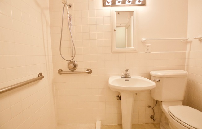 1 bed, 1 bath, 696 sqft, $1,795, Unit 0709