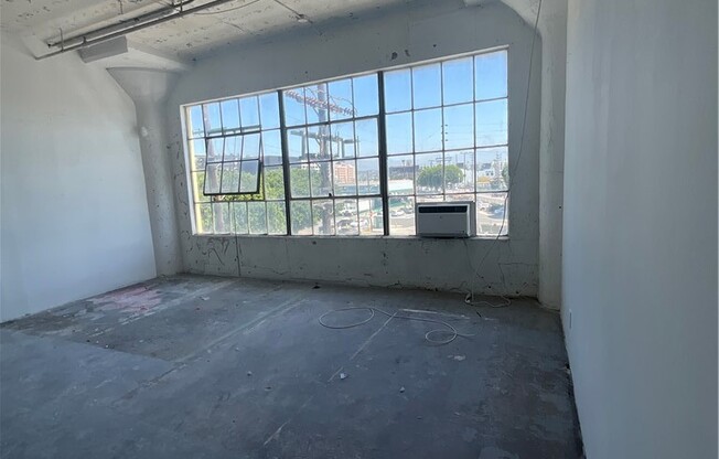 Studio, 1,600 sqft, $2,400, Unit 316