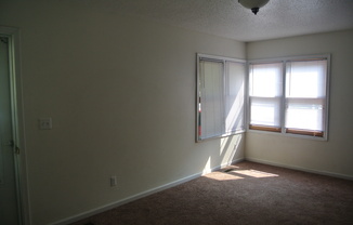 2 beds, 1 bath, $1,095