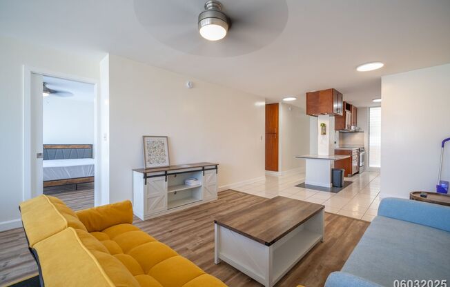 $3,200 / 2BR - 1015ft2 - 2 BR /1.5 BA/1 PKG