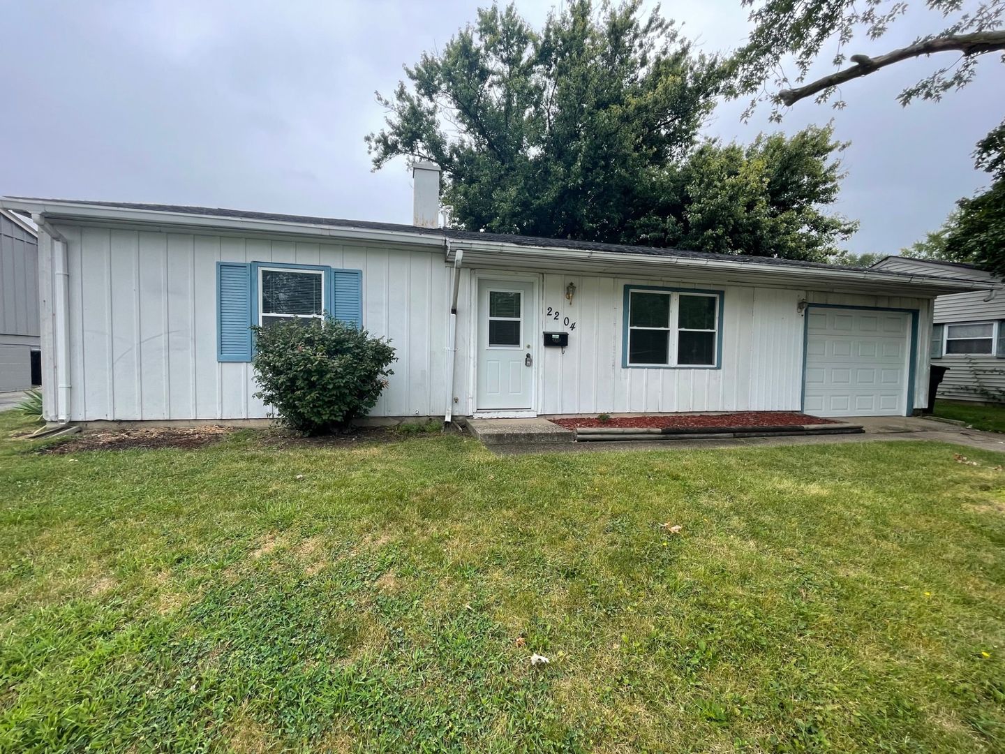 3 Bedroom House W/ A Garage!