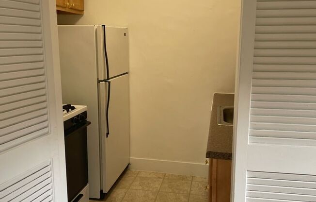 1 bed, 1 bath, 760 sqft, $1,300