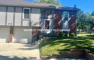 3 beds, 1.5 baths, $1,430