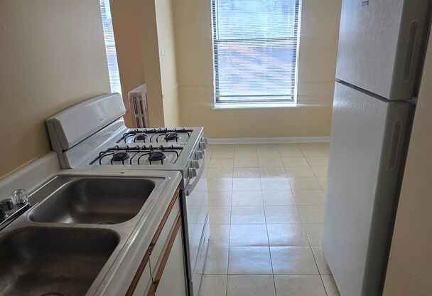 Studio, 1 bath, 550 sqft, $1,175, Unit 7722-3B