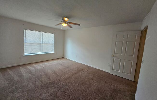 2 beds, 2 baths, $1,560, Unit UNIT 2