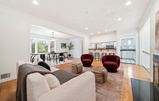 28 MANSFIELD RD