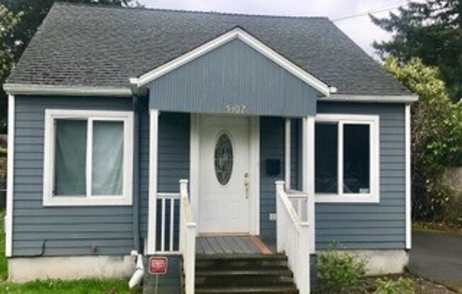 3 Bedroom home Coming soon in Brentwood neighborhood !