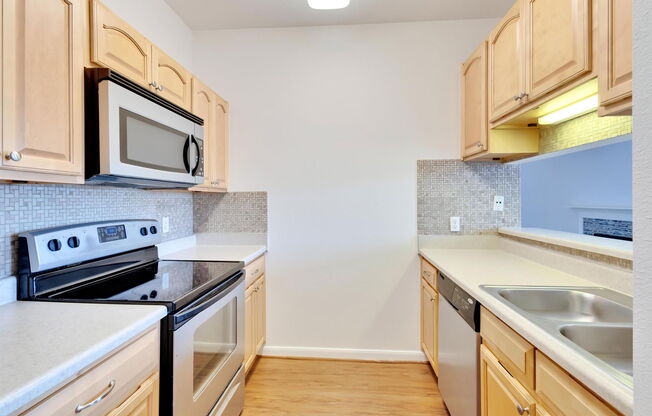 1 bed, 1 bath, 727 sqft, $995, Unit 351