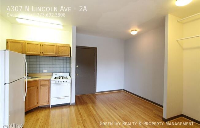 4307 N Lincoln Ave 2E