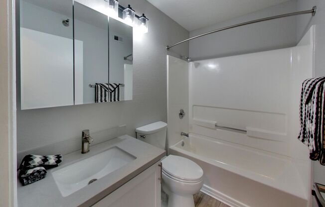 2 beds, 2 baths, 885 sqft, $2,931, Unit 22-254