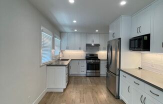 634 N El Camino Real