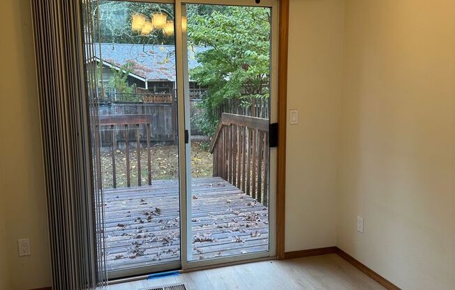 1413 SW 178th Avenue - Trendy Tri-Level!