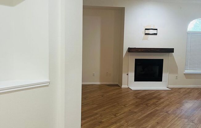 Updated Single-Story in Prime Location – Vinyl Hardwood Floors & Spacious Patio