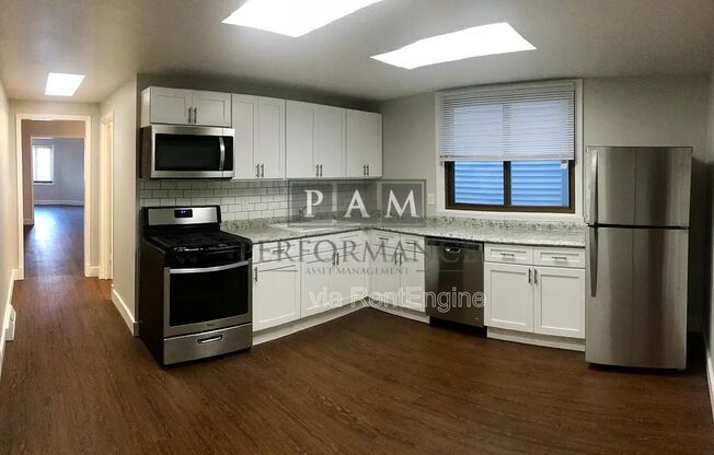 313 E LINCOLN AVE